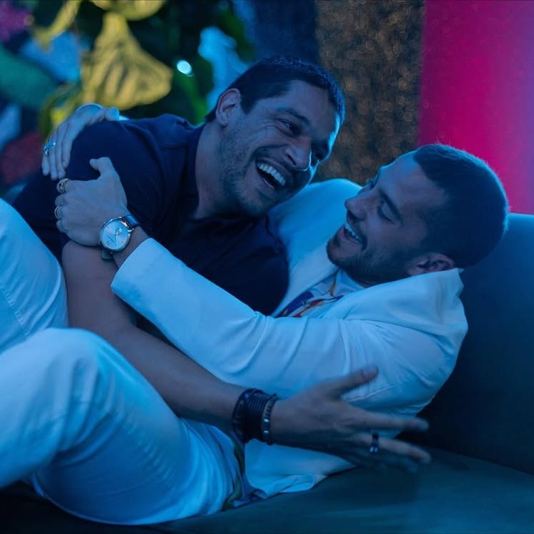 amei tanto a irmandade do profeta e do nelinho. a forma como o nelinho sempre protege o profeta em qualquer situação é linda! pelo menos tivemos esses dois como irmãos "saudáveis" um com o outro.

#osdonosdojogo