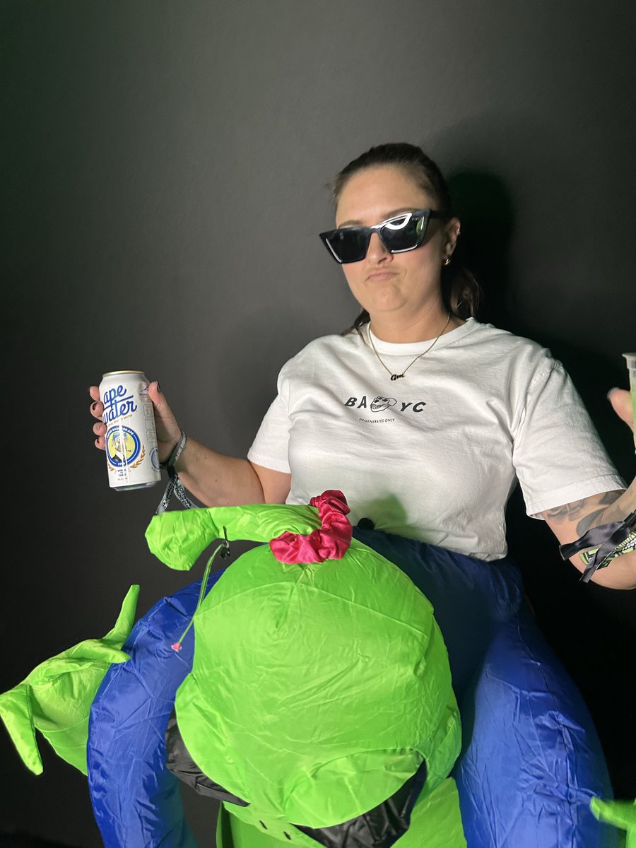 show me your favorite photo from apefest vegas with no context. 

here is mine.