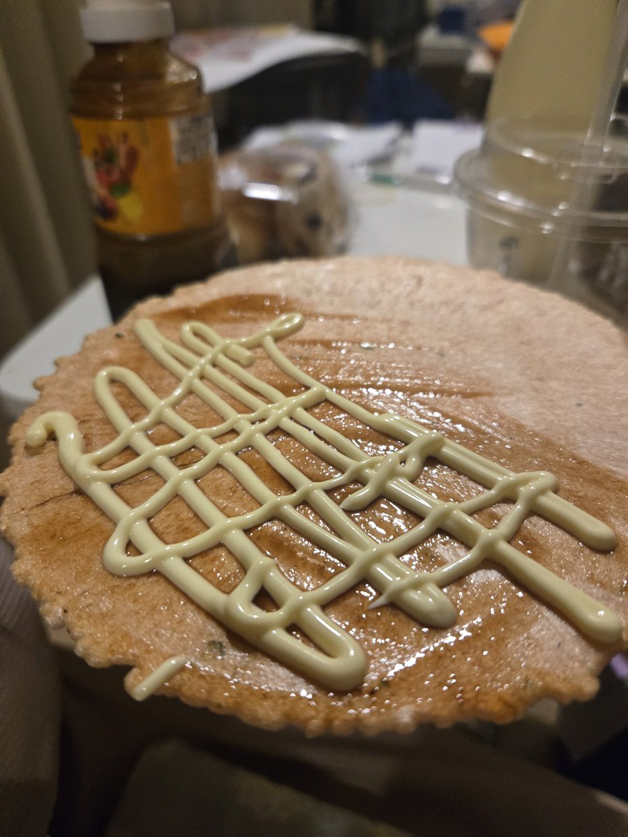 みんなえびせんってこうやって食べないんですか？？？
うちだけ？？？？？