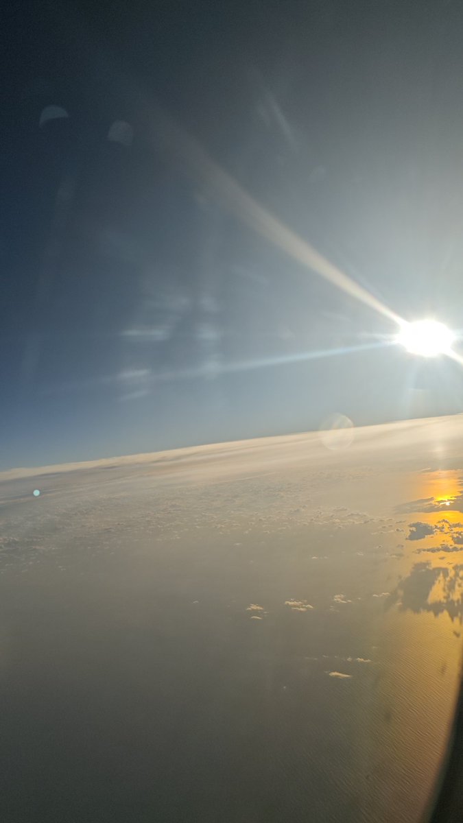 IwAz1_FN's tweet image. 修学旅行帰ってきましたー！！空の旅楽しかった