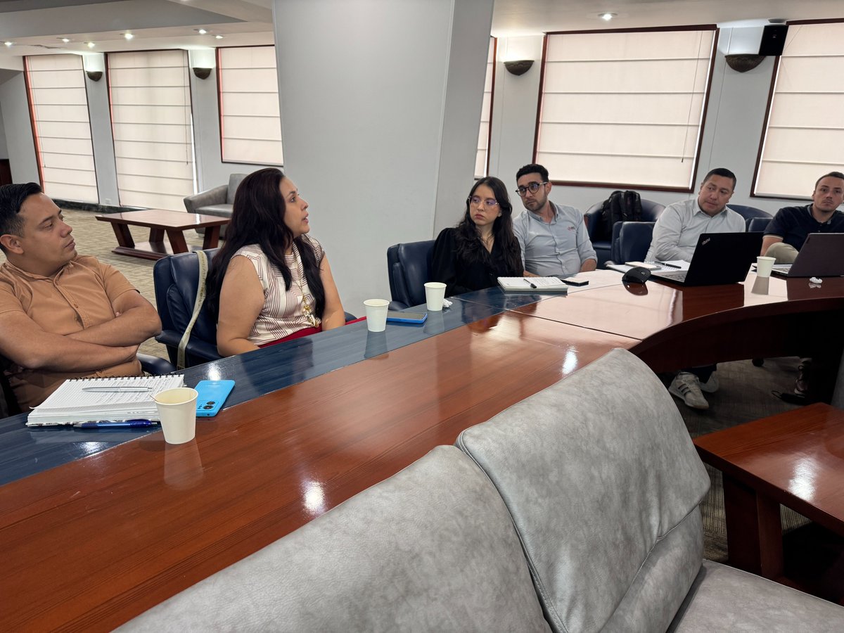 CRCSantander's tweet image. 🚆💡 Impulsamos la Alianza Logística Regional, un espacio para fortalecer la cadena de valor del férreo y promover la transferencia tecnológica e innovación en Santander.

El trabajo articulado entre sectores es clave para un desarrollo logístico y productivo sostenible. 🌎🤝