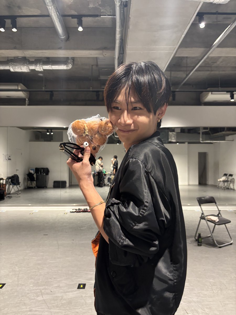 supafuru_info's tweet photo. 🍋HARUMI'S PROJECT🍋
￣￣￣￣￣￣￣￣￣￣￣￣￣
ぶどうの形のパン🍇

ハロウィンリハも無事終えて
明日いよいよ本番❤️‍🔥❤️‍🔥❤️‍🔥

みんな20時公式TikTok待機です♩︎ https://t.co/g1sXFHCy4T