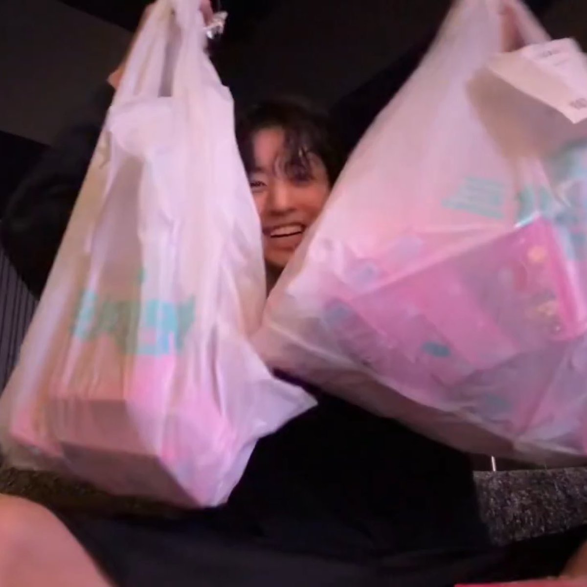 정 국 #GOLDEN tweet media