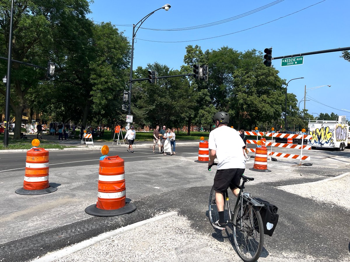 Former SBC contributor <a href="/ArielParrella/">Ariel Parrella</a> for Block Club: "Logan Square’s Highly Anticipated 2-Way Traffic Circle Pattern To Open Next Week." 🥳
blockclubchicago.org/2025/10/30/log…