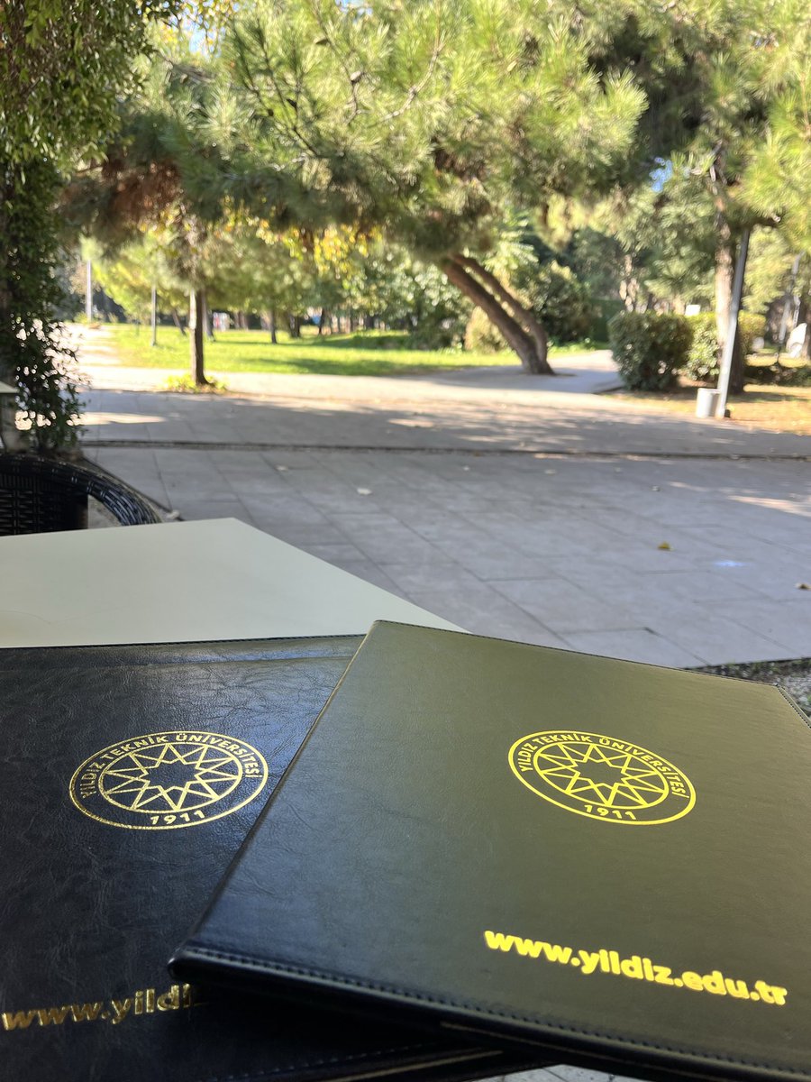 tanıştığımız yerde diplomalarımızla ✨