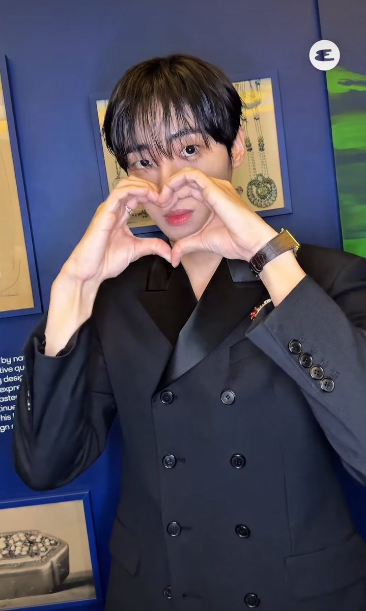 churingg0's tweet image. 너무 이쁘다 이제는 셀카도 줘..ㅠㅠ