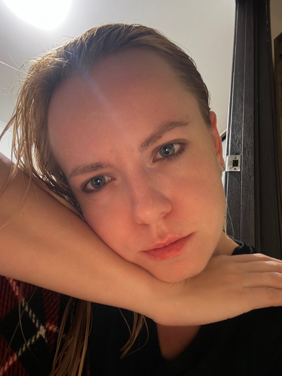 angelshalagina's tweet image. Morning from Ukraine🫂🫂

It was a brutal night.
Hundreds of shaheds and missiles filled our skies again -
653 drones, 9 ballistic, 43 cruise.

They hit the west this time -
Our power plants, our homes, our hope.
They want us cold, hungry, and broken.
They want us to wake up one…