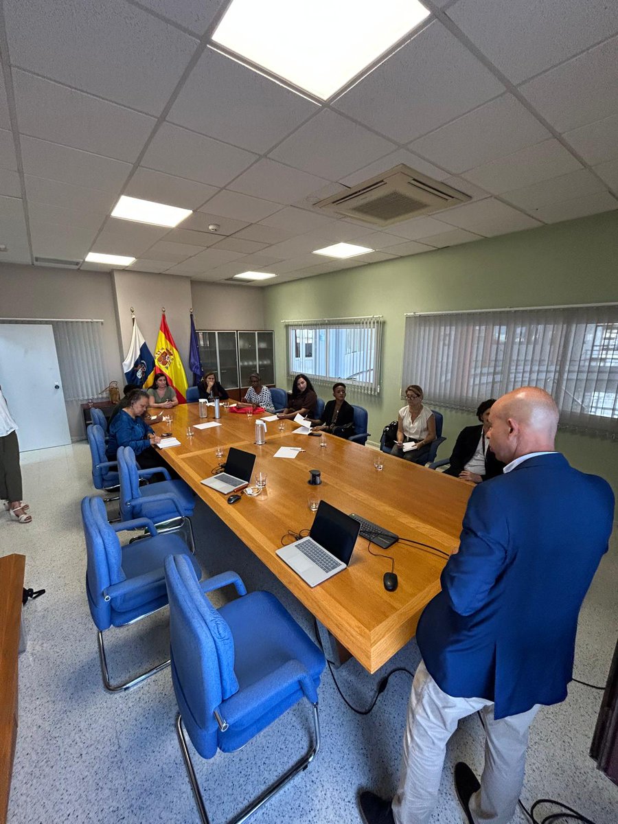 ITCCANARIAS's tweet photo. 🌍Recibimos en el ITC a una delegación de #RUP francesas y del Ministerio de Ultramar🇫🇷 en visita a Canarias programada junto a @dgae_gobcan para intercambiar experiencias entre las RUP en el impulso de proyectos estratégicos vía #FondosEuropeos 

#NESOIplus #STARRISE #GENESISnbs https://t.co/2fdJoGNRF2