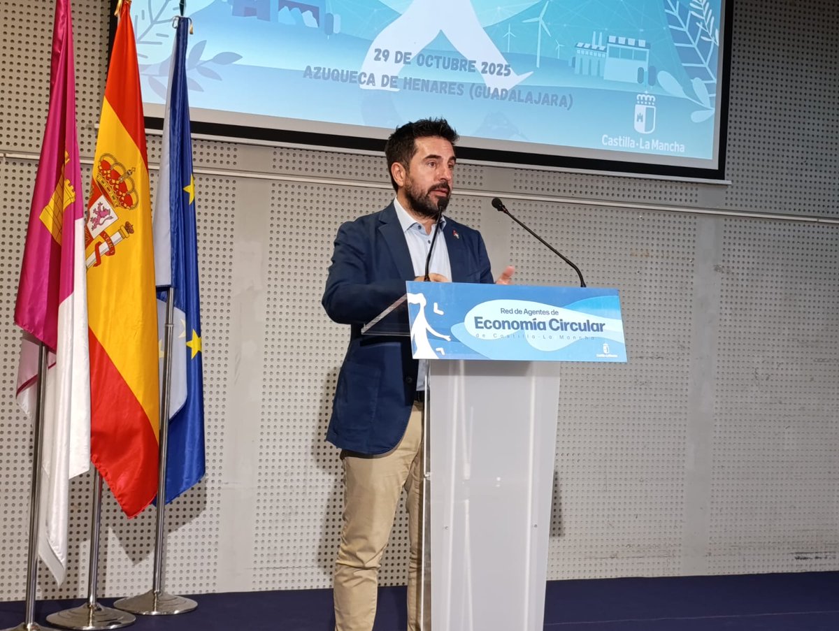 mitecogob's tweet image. ♻️ @DoradoAlex participa en las IV Jornadas de Agentes de Economía Circular de Castilla-La Mancha

«20 proyectos castellanomanchegos seleccionados en el #PERTEEconomíaCircular reciben 14M€ de fondos públicos para fijar actividad y empleo.

Esta región es ejemplo de circularidad»
