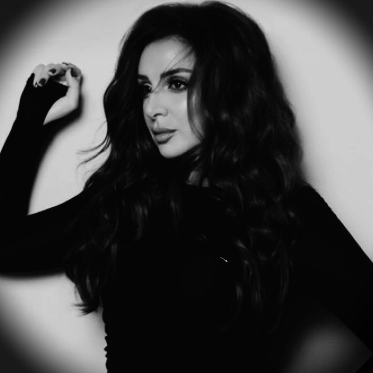 إختلفنا عن زمان فرقنا
فـ إفترقنا ..
@angham | #اختلفنا_فرقنا_افترقنا