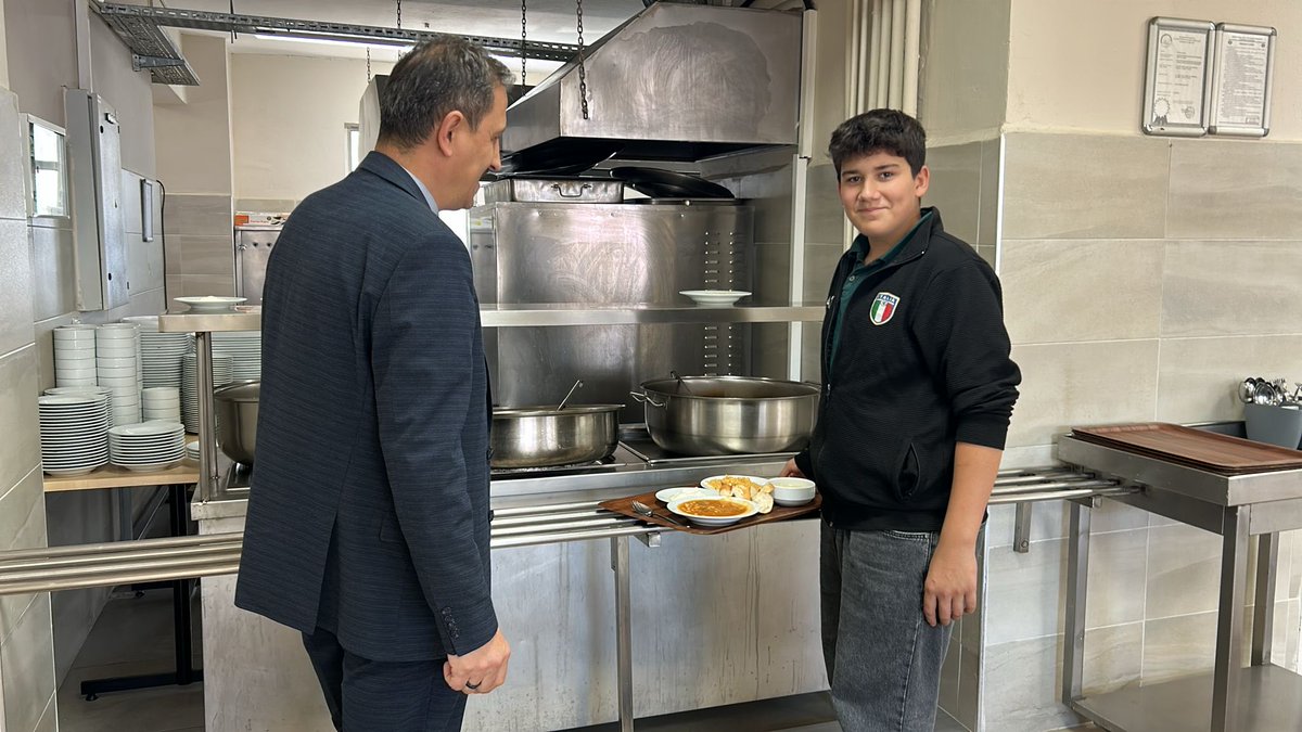 📌Hasan Çelebi Mesleki ve Teknik Anadolu Lisesi Pansiyonu Ziyareti
İlçe Millî Eğitim Müdürümüz Kerim Toraman ve Şube Müdürümüz Hasan Büyükbaş, Hasan Çelebi Mesleki ve Teknik Anadolu Lisesi pansiyonunda kalan öğrencilerimizle öğle arası sohbetinde bir araya geldi.