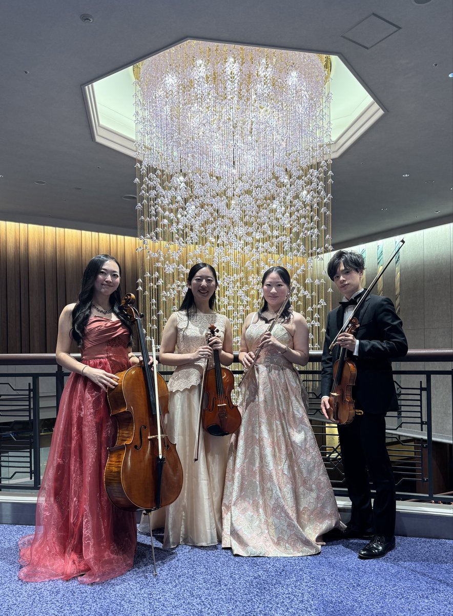 ManamiFlute's tweet photo. お世話になってる坊野先輩にお誘い頂き、パーティー演奏でした✨ https://t.co/UNDsKH8z7p