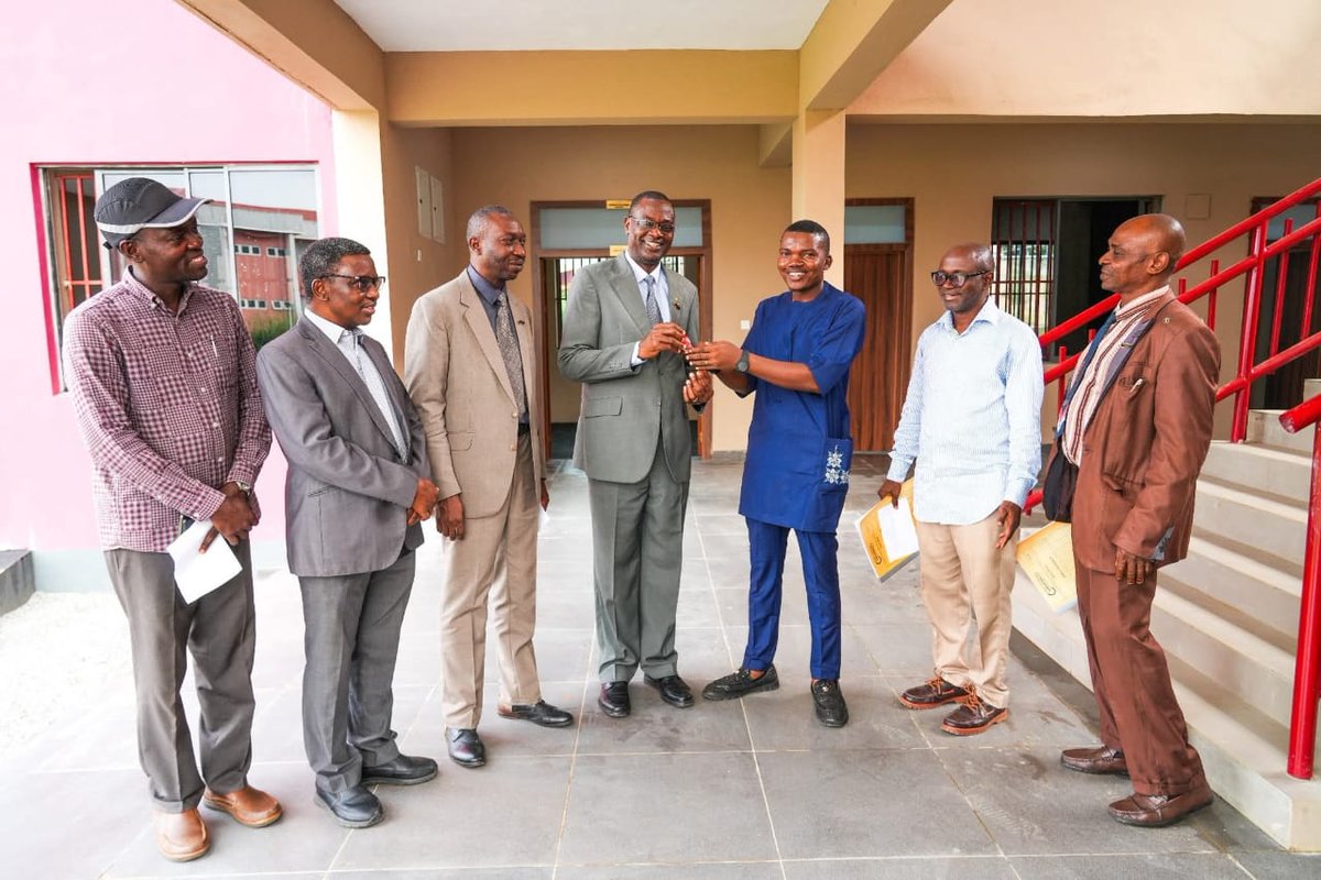 tech_uofficial's tweet image. TECH-U COMPLETES AND HANDS OVER NEW LABORATORY AND WORKSHOP BUILDING

Tech-U has completed and handed over the new Laboratory and Workshop Building under the 2023 Annual Intervention Project. The VC described it as a remarkable feat and the first completed project in his tenure.