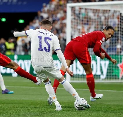 Vandijk new style of defending 😂 

#justiceForOchanya #patlama #Opay10yrsScholarship #liverpool #lute