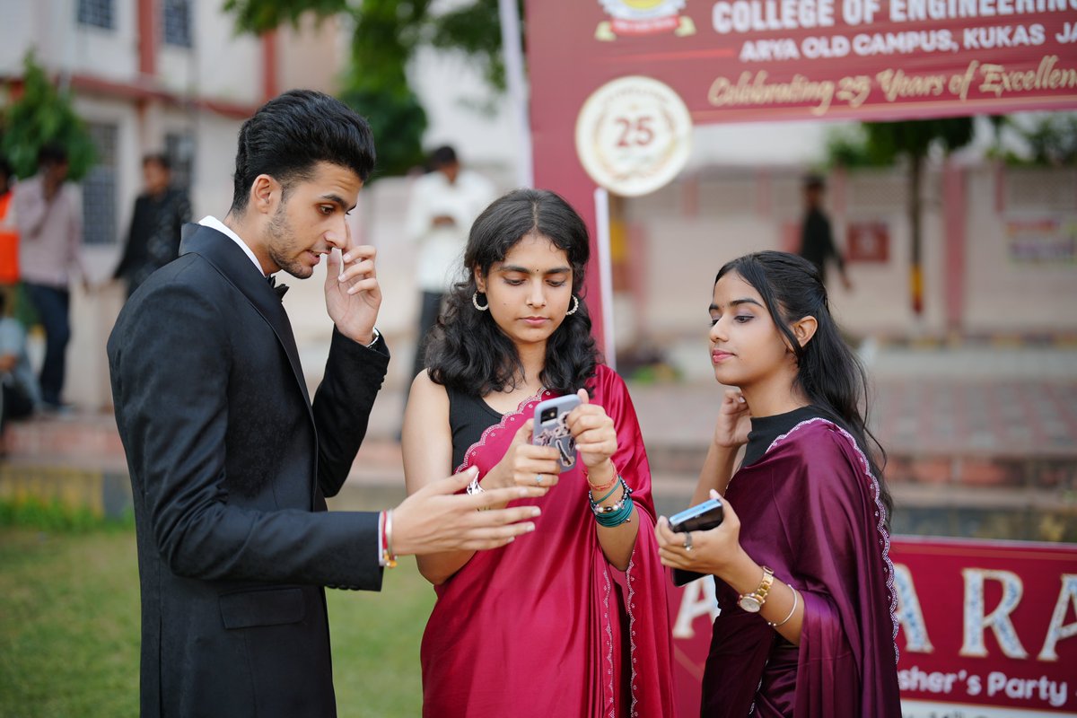 aryacolleges's tweet photo. Another wave of beautiful memories from 𝐀𝐫𝐲𝐚 𝐑𝐚𝐭𝐚𝐧 𝟐𝟎𝟐𝟓 – 𝐓𝐡𝐞 𝐅𝐫𝐞𝐬𝐡𝐞𝐫’𝐬 𝐏𝐚𝐫𝐭𝐲!
Smiles, laughter, and endless fun — these pictures say it all!
#AryaRatan2025 #AryaCollege #ACEIT #FreshersVibes #CollegeFun #UnforgettableMoments #Naac #NBA #AICTE #RTU https://t.co/oXzK87tGgR