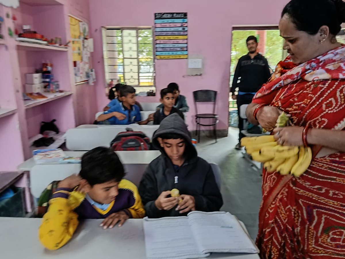 rmkmngo's tweet image. Thank You, Feeding India! 📷Feeding India by Zomato is providing daily meals to 240 students  at Minu School, Ajmer(A Unit of RMKM Chachiyawas)  under #DailyFeedingProgram &amp;amp; #PoshanToPathshala. #FeedingIndia #RMKM #MinuSchool #ChildNutrition #InclusiveEducation #CWSN