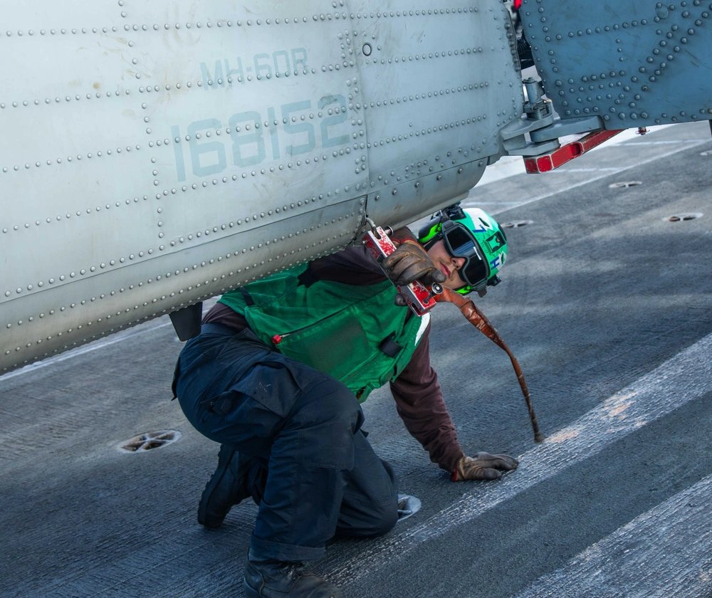 Flightwatcher1's tweet photo. #USNavy MH-60R Seahawk
Código de llamada: FFAB123
Matricula: 168152
Hex: #ae4fe8
Volando por el Mar Jónico al sur de Italia, Se trata de uno de los "romeo" del USS Gerald R. Ford (CVN78), lo que lo ubica por esa zona..
las fotos son del 09/10😉👍
https://t.co/wnStIJMLnZ https://t.co/XFBI9ZIpBi