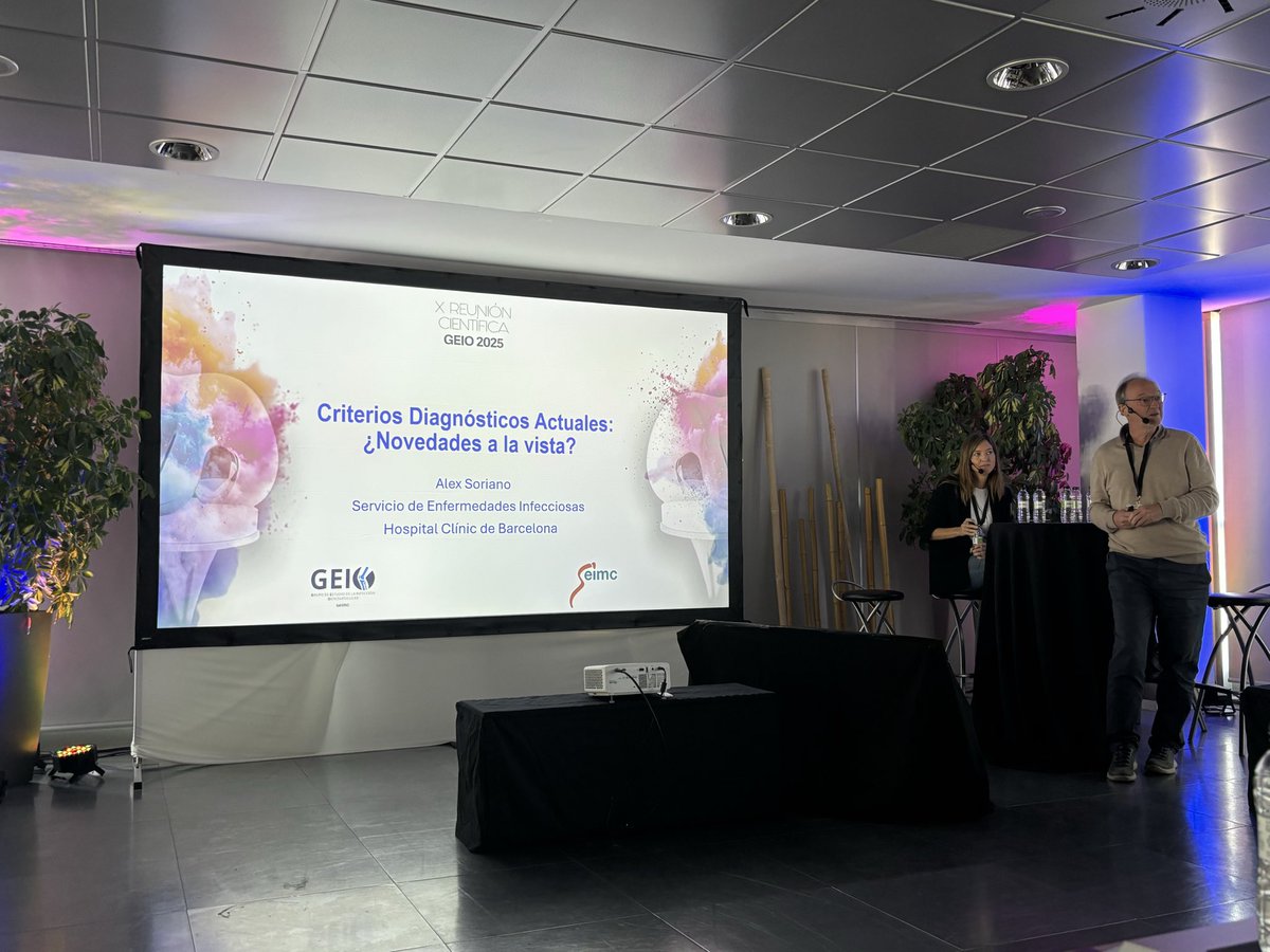 jdelpoleo's tweet image. Reunion @GeioSeimc . Necesitamos una definición unificada de qué es una infección asociada a prótesis articular. El Dr Alex Soriano nos ha hecho una excelente revisión del trabajo que se está haciendo para conseguir que la IPA “sea como la endocarditis” @SEIMC_