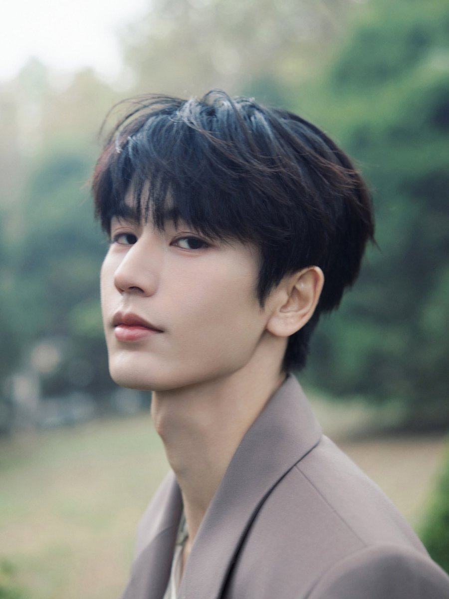 📸 251030 Zhang Linghe Studio Weibo Update #张凌赫 #ZHANGLINGHE