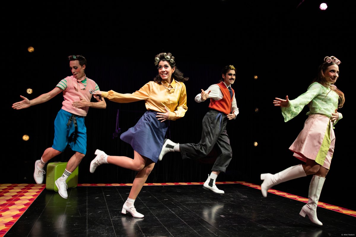 Una explosió de riure s'encomanarà al públic, als personatges i, fins i tot, als intèrprets! Ningú s’escaparà dels riures d’aquesta diada boja contextualitzada a la Catalunya urbanita i acollidora dels anys 60! 
Diumenge anirem de GUATEQUE: teatrecirvianum.cat/esdeveniment/g…