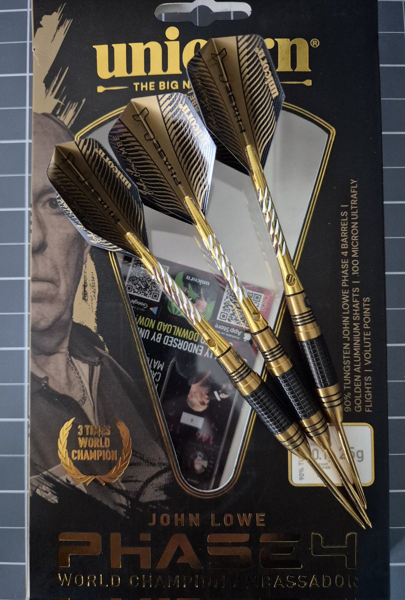 warrenackary's tweet image. Thanks @EdwardLowy &amp;amp; @UnicornDarts for sending me John&apos;s phase4 and the 2026 catalogue 🤝
#ForEveryPlayer 
#TeamUnicorn