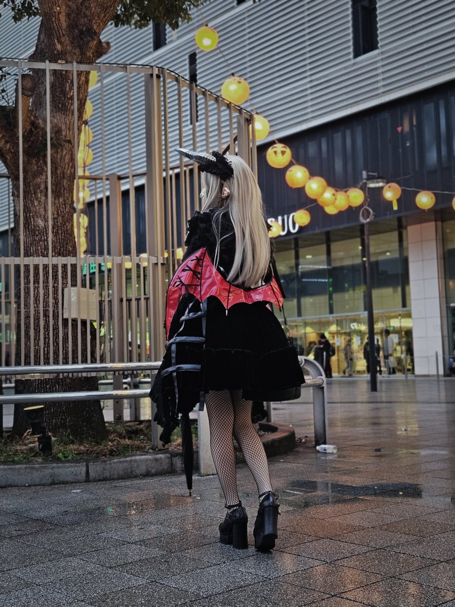 Ruru_chante's tweet photo. もう終わっちゃうの？
まだこれからでしょ🦇

#蒲田ハロウィン https://t.co/kGg0ypyUVf