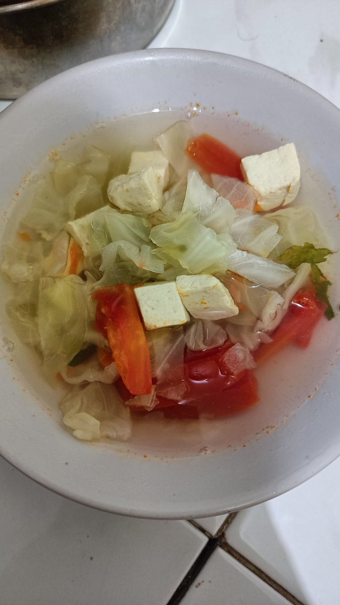 andikztr's tweet image. Day 2
Menu anak kos
#todaysmenu
from this                               to this 🍽️