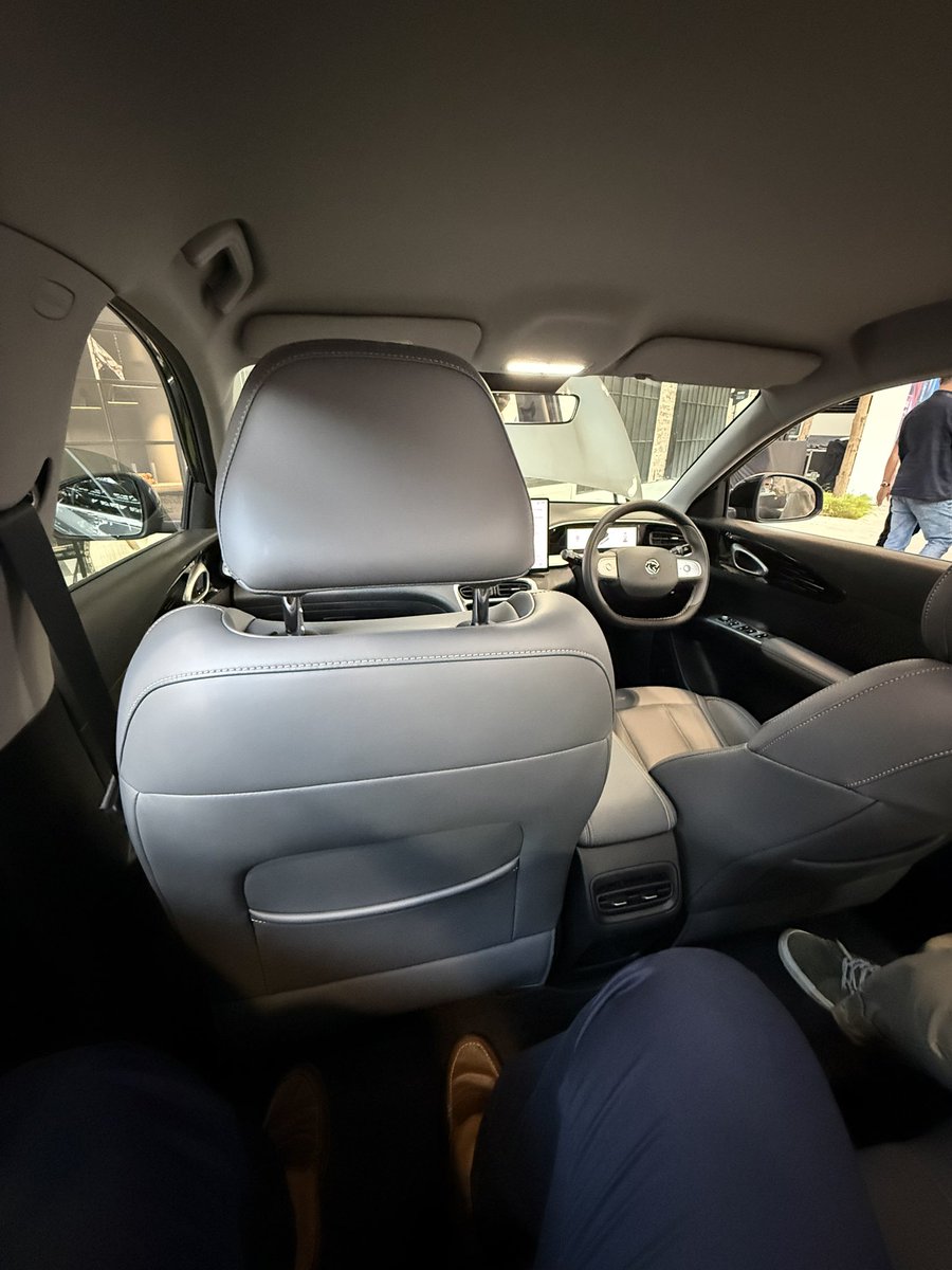 iammohsein's tweet image. Decent car, decent price! Congrats Proton! #ProtoneMAS5