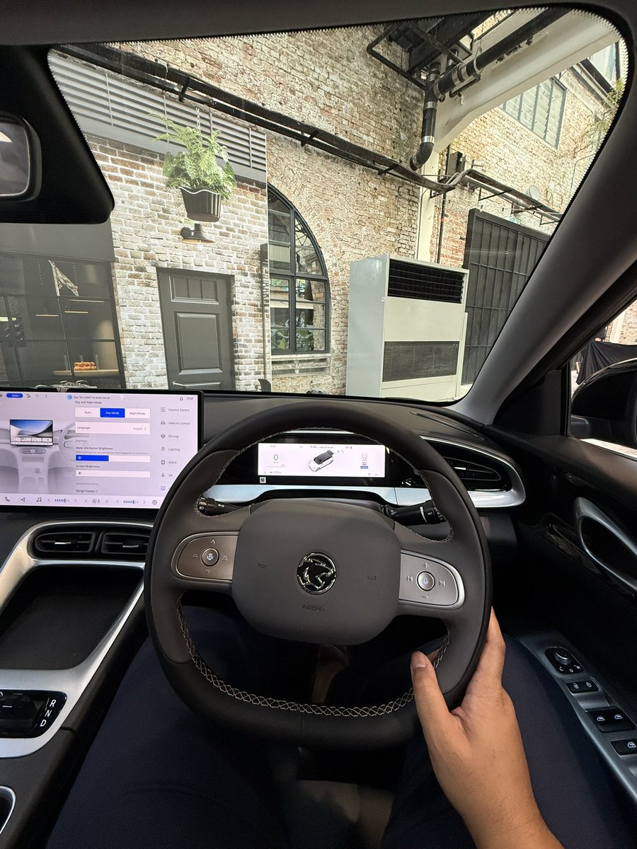 iammohsein's tweet image. Decent car, decent price! Congrats Proton! #ProtoneMAS5