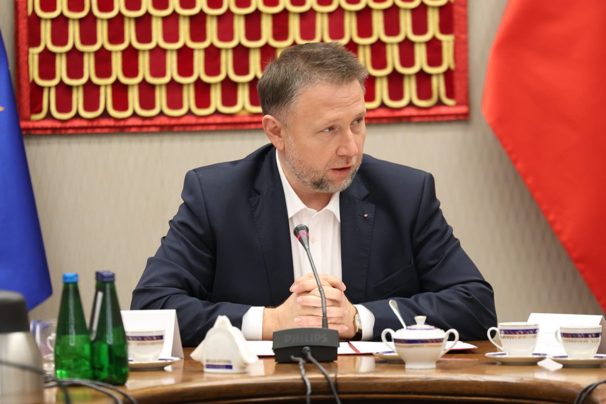 🟢 KOMUNIKAT | Szef #MSWiA polecił służbom zapewnienie bezpieczeństwa podczas Marszu Niepodległości 11 listopada.

✅ Podczas odprawy w MSWiA minister <a href="/MKierwinski/">Marcin Kierwiński</a> polecił służbom podjęcie działań zapewniających bezpieczeństwo podczas Marszu Niepodległości w Warszawie oraz innych