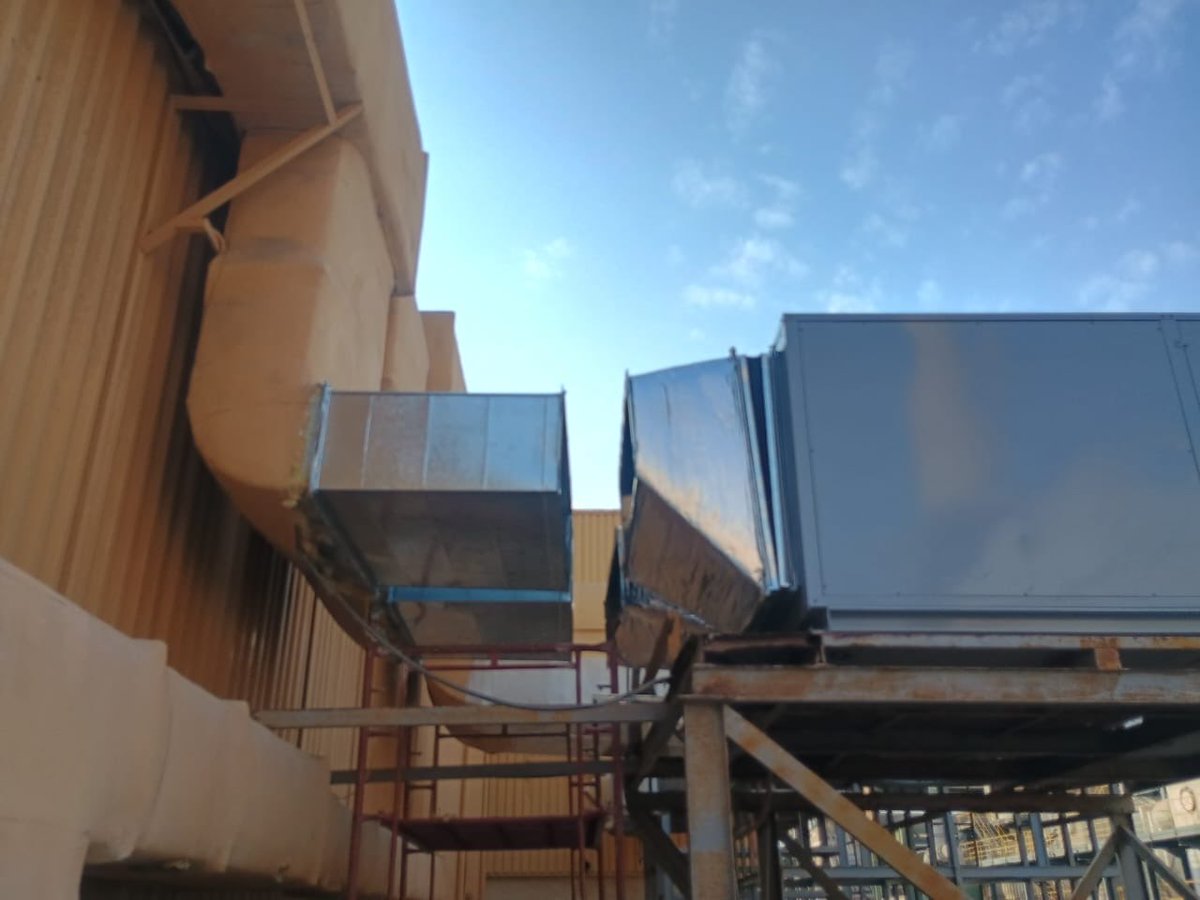 subiae_elec's tweet image. تركيب مجاري هواء (دكت) وعزل حراري بأعلى جودة 💨
تنفيذ دقيق لضمان كفاءة التبريد وحماية الأنظمة 👷‍♂️✨