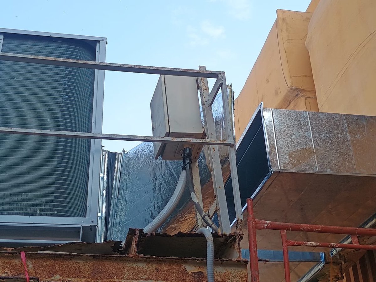 subiae_elec's tweet image. تركيب مجاري هواء (دكت) وعزل حراري بأعلى جودة 💨
تنفيذ دقيق لضمان كفاءة التبريد وحماية الأنظمة 👷‍♂️✨
