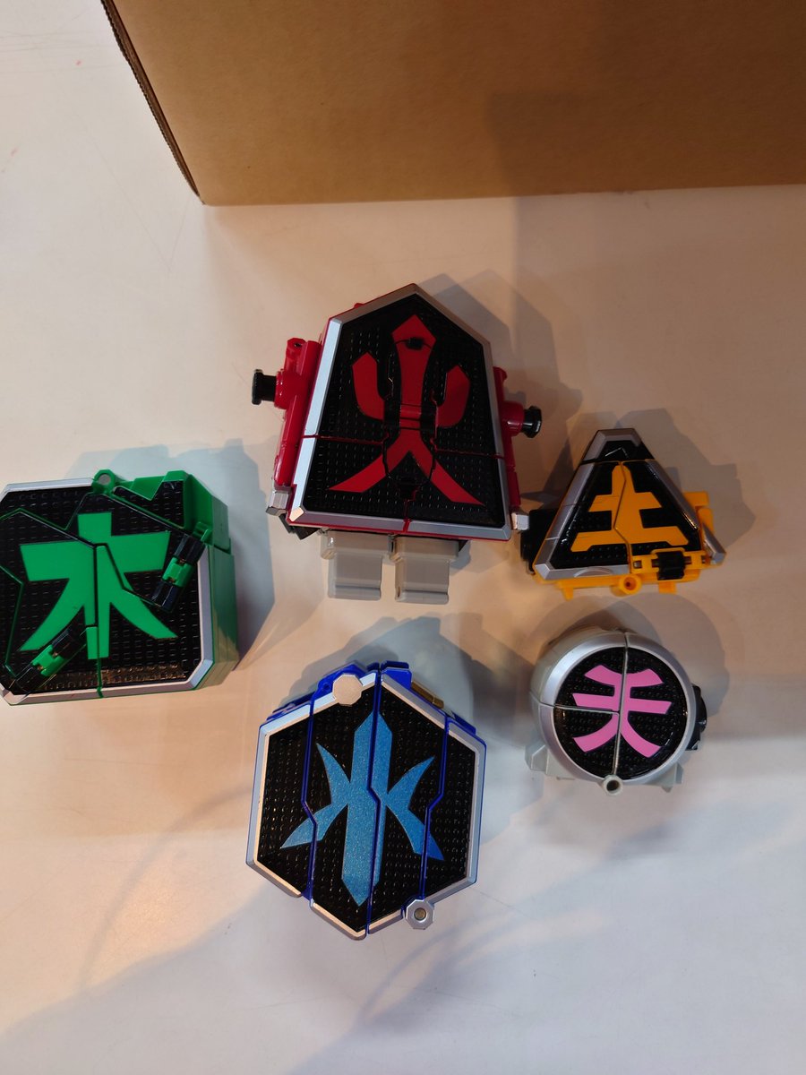 DXシンケンオーも入荷しています！ 文字から変形するの面白いですよね