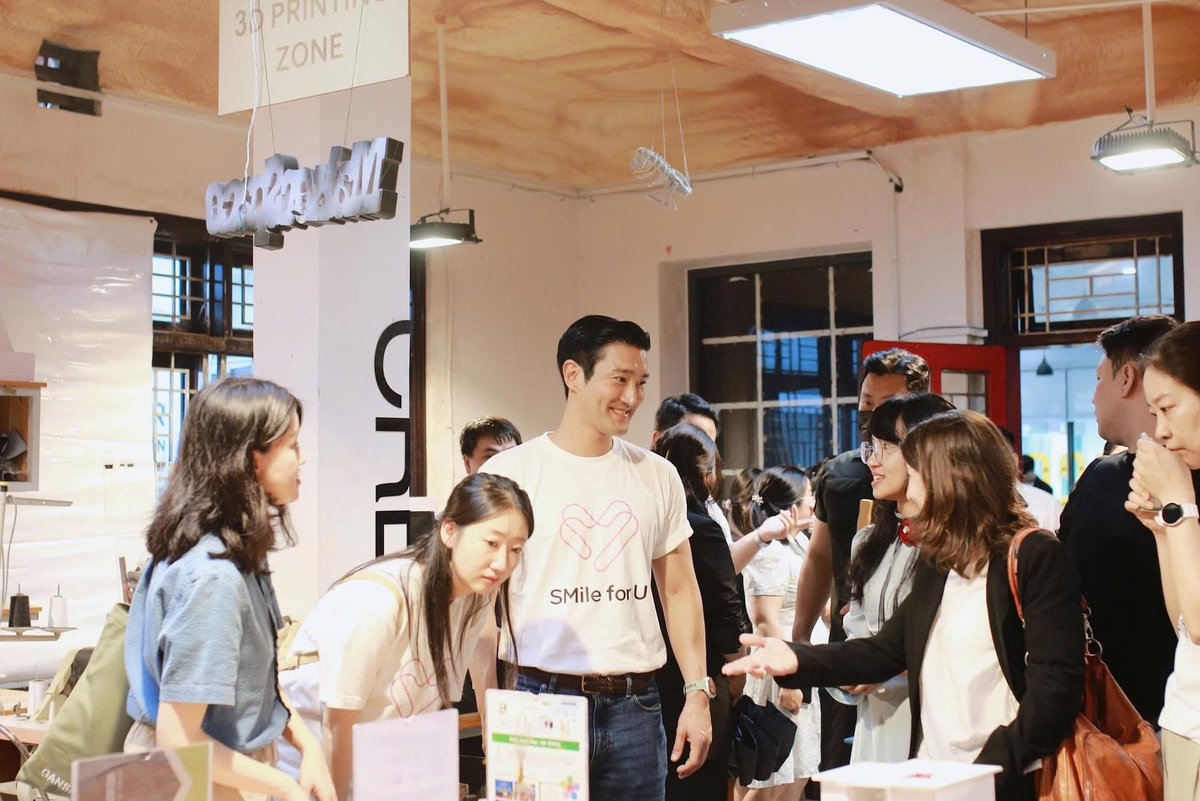 swas1019's tweet photo. ©️ FB VNUK

#VNUK #UNICEF #NowICan #InspiringBridge
#smentertaiment 
#foreverychild #SMileforU 
#UNICEF_Regional_Ambassador_for_East_Asia_and_Pacific
#최시원 #崔始源 #siwon #シウォン  #siwonchoi #choisiwon https://t.co/FZtLwKhcHR