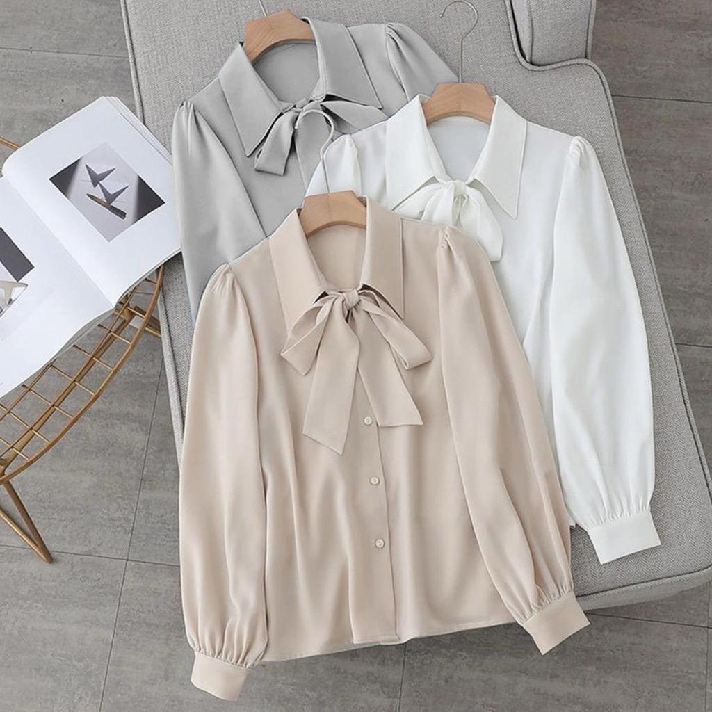 roja_fathur's tweet photo. Tampil feminin &amp; elegan dalam satu look 🤍
Blouse pita ini bikin gaya kamu makin classy — cocok buat ngantor, hangout, atau ngedate 💐
Link pembelian👇
https://t.co/tS7Y96S21o

#BlouseKorea #OutfitCewek #BlousePita #KoreanLook #ootdStyle https://t.co/C8O1RlZmw7