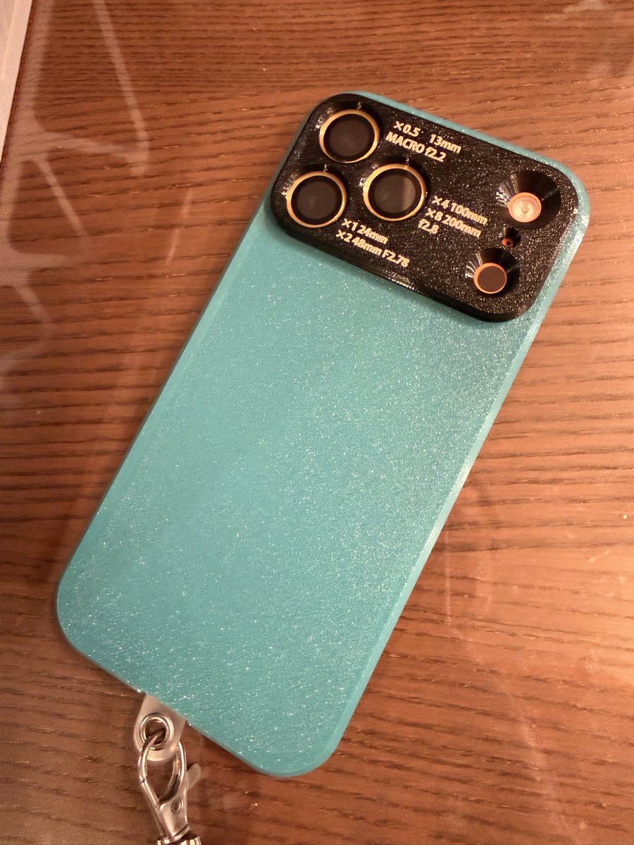 コレサワシゲユキ／でこうさぎ on X