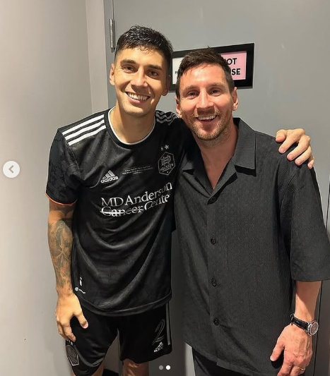 Franco Escobar - nuevo jugador de Peñarol. Lateral derecho / defensa.
30 años, 1.80 - Rosario, Argentina.
Jugó en Newells, Atlanta, Los Ángeles y Houston. 
En 25 partidos jugados esta temporada tiene 2 goles y 3 asistencias.