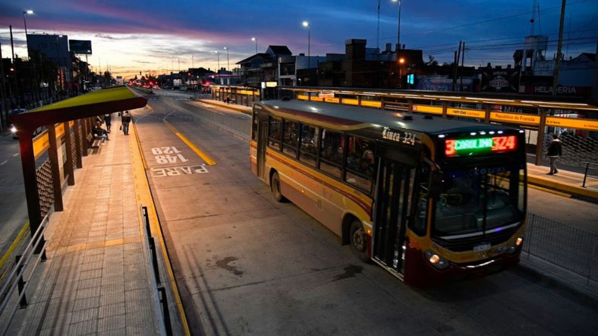 ElProgreso18's tweet image. Vuelve a aumentar el boleto de colectivo en el AMBA
LEE MAS:
periodicoelprogreso.com/conurbano-bole…