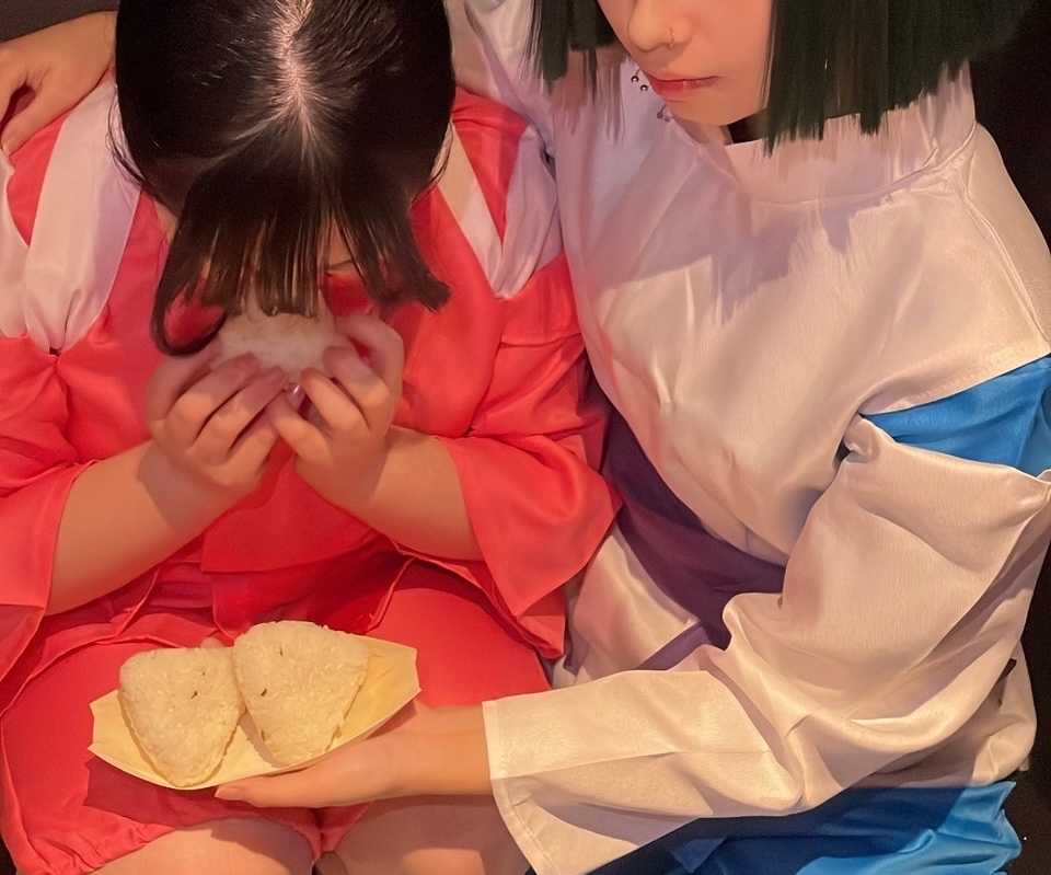 Succubus0717's tweet image. #アニランド
ログイン！！

ここで働かせてくださいっ！

ハロウィンイベ1日目〜🎃

千と千尋併せだよん

#千尋 #ハク