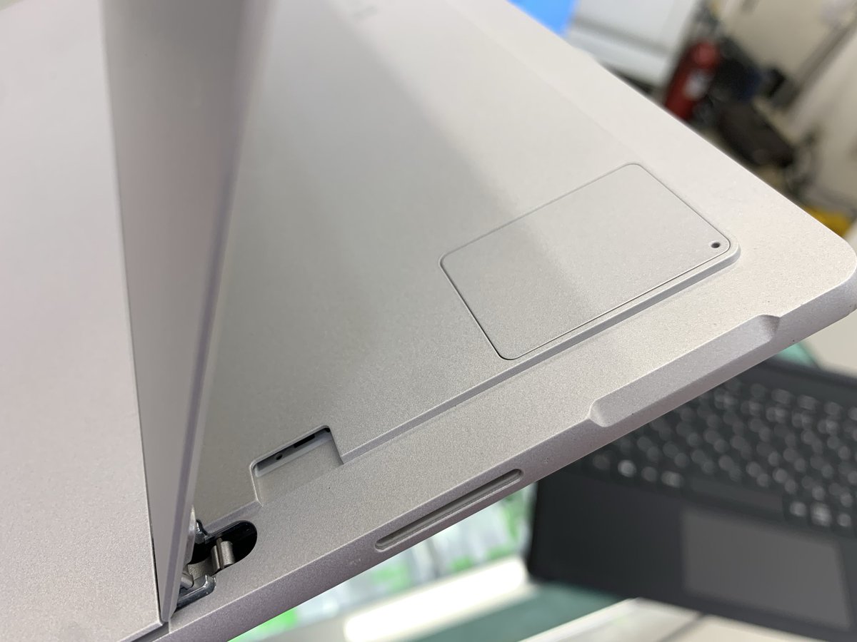 女性に大人気の薄型❣️バッテリー良好❣️Windows11でセキュリティ面も安心❣️ 女性に大人気の薄型❣️バッテリー良好❣️Windows11でセキュリティ面