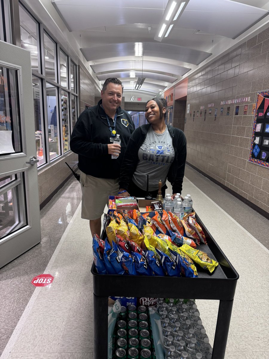 Our amazing leaders brighten our day with some yummy snacks. #EBELionPRIDE #cpsbest
