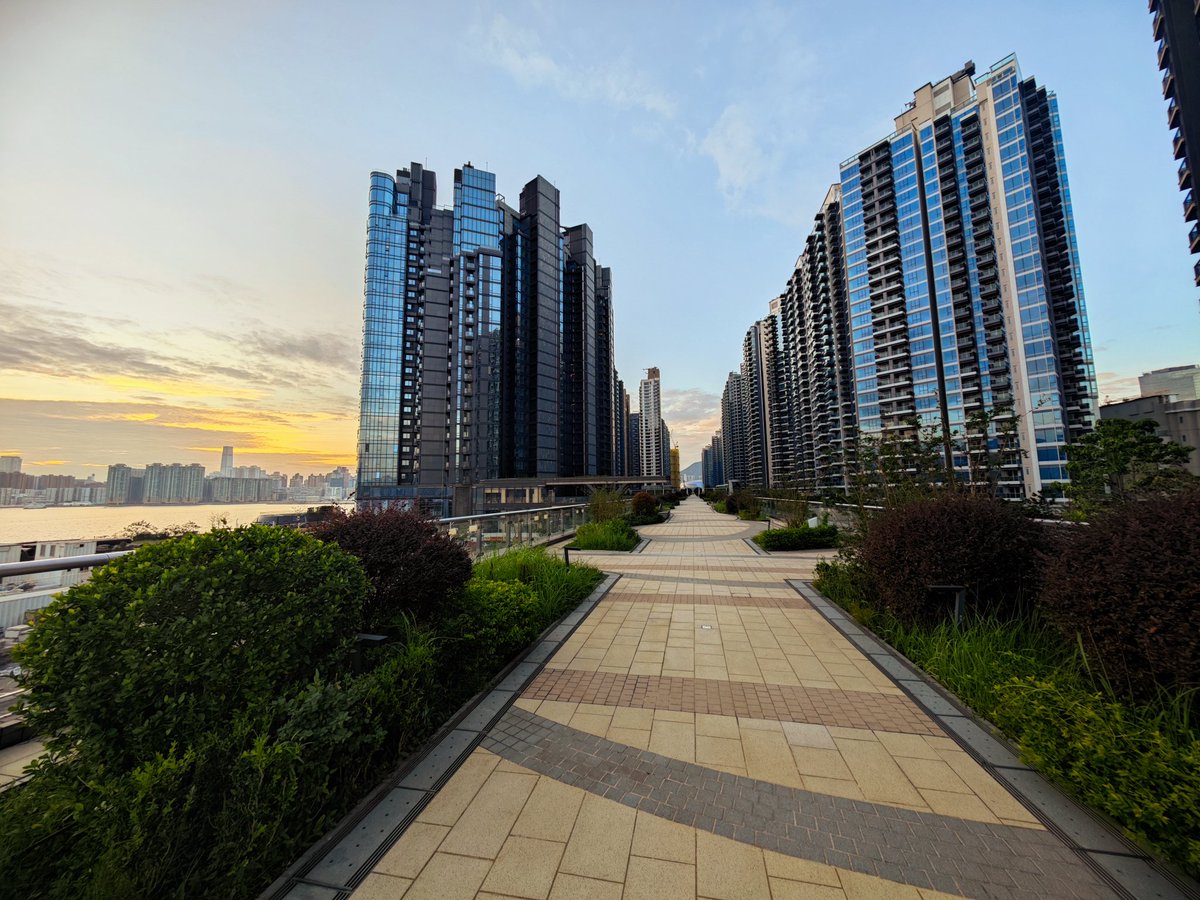 GoProFun's tweet photo. Taxing for take off #running
From the anchoring arena, to the cruise terminal, this is the new Kai Tak.

Canyons by Man.

#BreakingImpossible #OptOutside #hk4tuc #MyPhoto #liminalspace https://t.co/dVeugojyTO