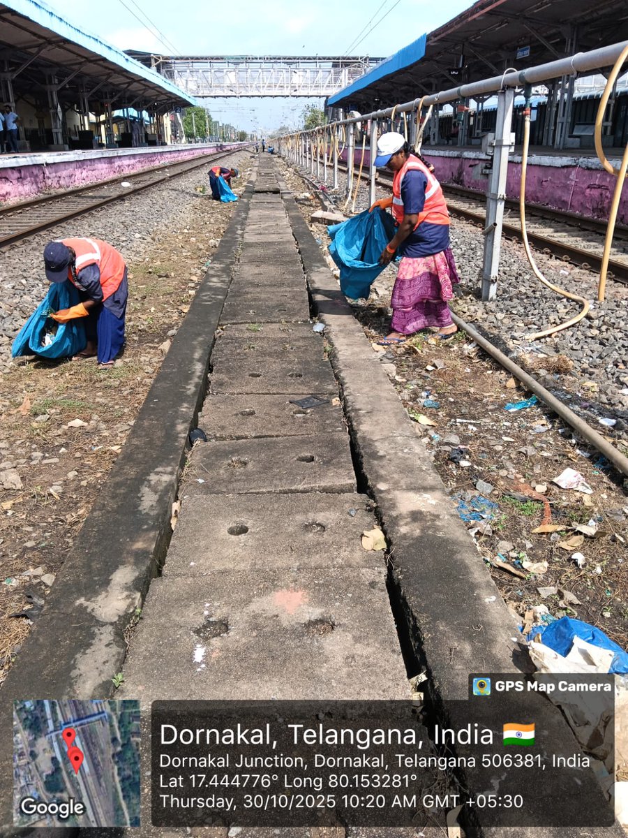 srdenhmsc's tweet photo. Rag picking carried out at Dornakal Station amid yesterday’s heavy rainfall and waterlogging on the tracks. https://t.co/5Rjc1mRWGY