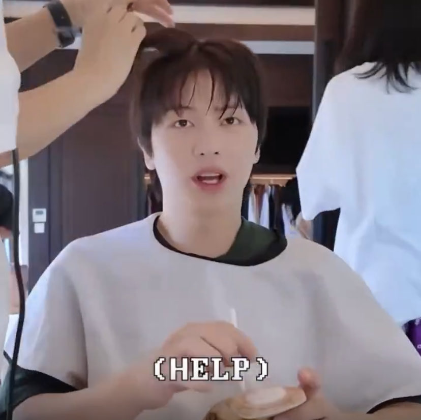 gongjjuns's tweet image. Please send help #NoHomo