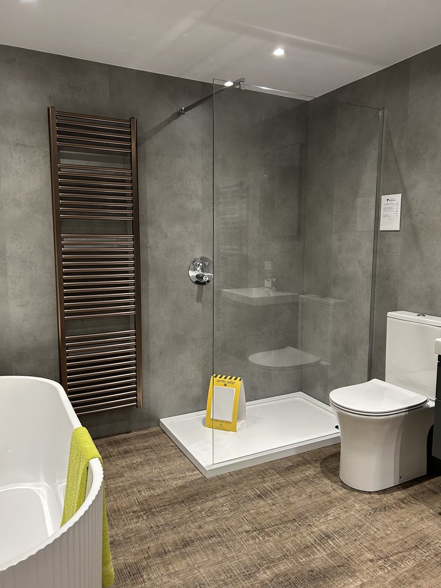 It was a pleasure to visit James Hargreaves (Plumbers Merchants) Ltd flagship showroom in Burnley✨
It was great to see a good selection of our JT shower trays including Naturals complementing different bathroom interiors!🤩
#Bathroomshowroom #JamesHargreaves #Naturals #JustTrays