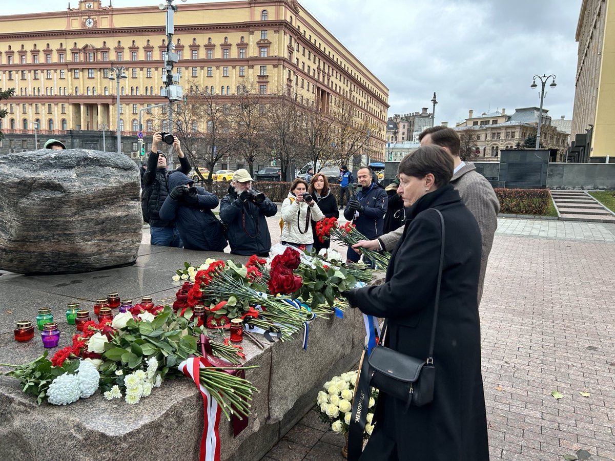 Today is the Remembrance Day for the Victims of Political Repression in Russia. 🇫🇮 joins in commemorating the millions who suffered in Soviet-era repression. In 2025 the Kremlin seeks to rewrite history &amp; crushes dissent. We call for the release of all political prisoners in 🇷🇺.