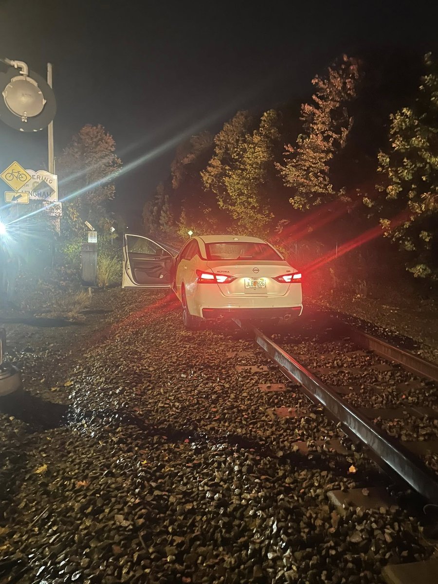 BostonNewsMan's tweet image. Here is apic of that car credit @CohassetPolice 

@MBTA_CR #delays