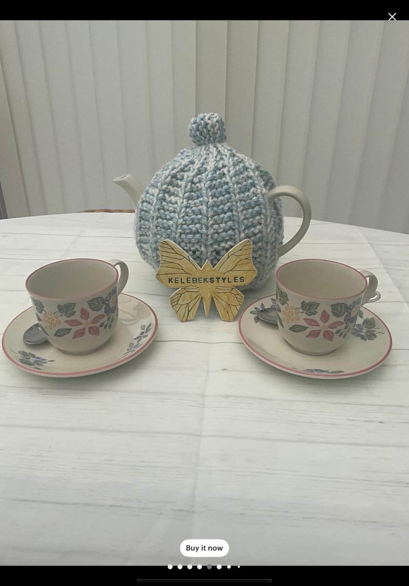 Kelebekstyles1's tweet photo. If this isnβt tea drinking weather, I donβt know when is! I now have added a blue tea cosy to the collection. This one is guaranteed to keep the each cuppa as hot as the very first. Itβs for a medium to large 2 pint pot. https://t.co/OvzD3jz1tF #elevenseshour #UKMaker #uniquegift https://t.co/qkdaaCPwtD