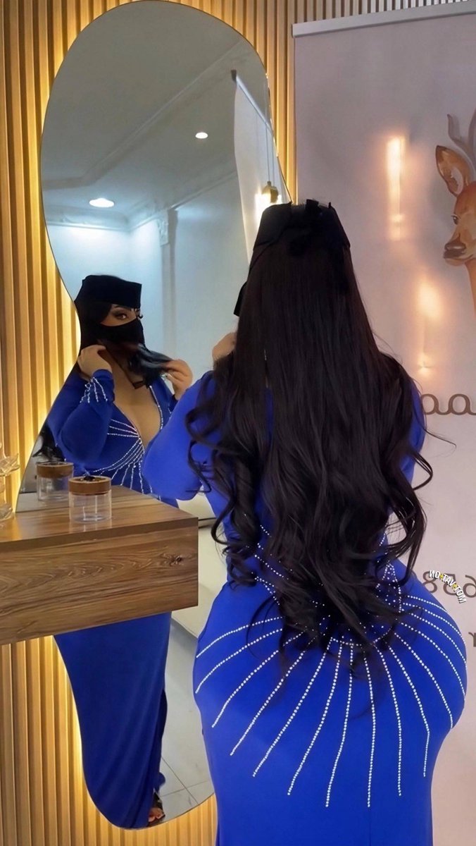 __ahlammm's tweet photo. - 

"اليوم الخميس و أنته أدرى".

ادري انه اليوم المفضل لك يا ديوث ، اللي حريمك معودينك ان يزيد عهرهم بهذا اليوم😉.

العطر الفايح و الميكب الأوفر و اللبس الراص اللي يبن كل حاجة حرفياً 🍑.

و تقول كل هذا مو عشان سواد عينك و تسأله طيب حق منو و ترد عليك هي ما تشوفك شي قدامها.

  "حق الفحل الكفو"🤍🫰🏻.