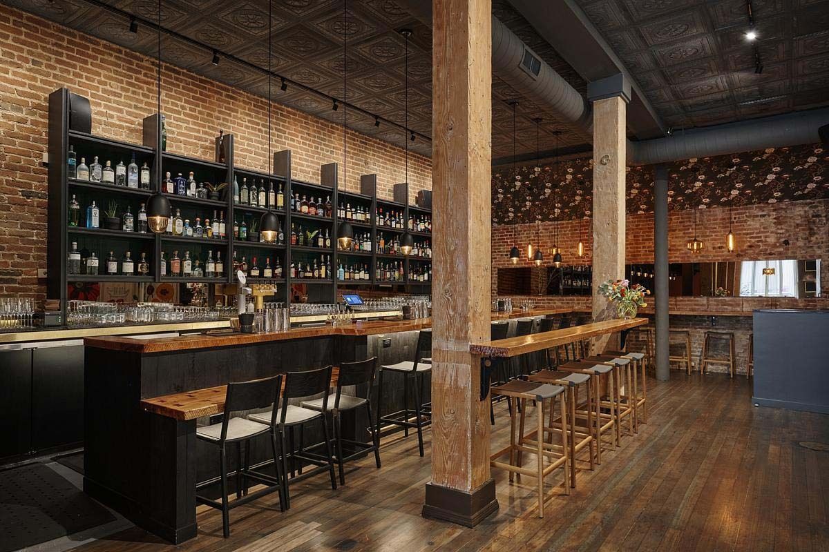 A new bar for SF’s Financial District channels the city’s redwood roots and creative spirit with a blend of local art, folklore, and design... we-heart.com/2025/10/30/hea…